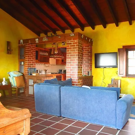 Golf & Surf House Homestay